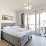 Flamingo By Renters مينززدرويه