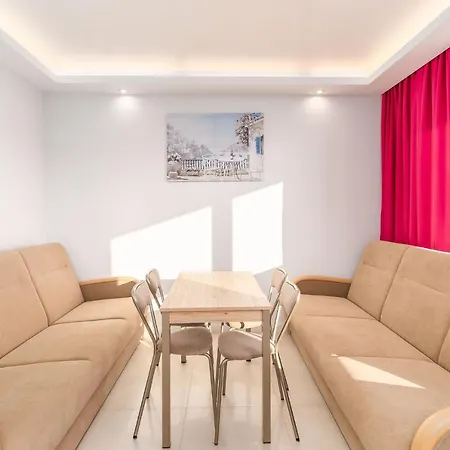 Апартаменты Flamingo By Renters *